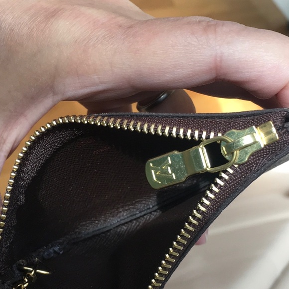 Louis Vuitton mini pouchette and keyholder Damier - Picture 4 of 8